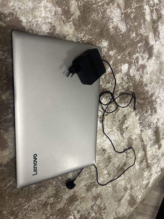 Продам Ноутбук LENOVO на запчастини.