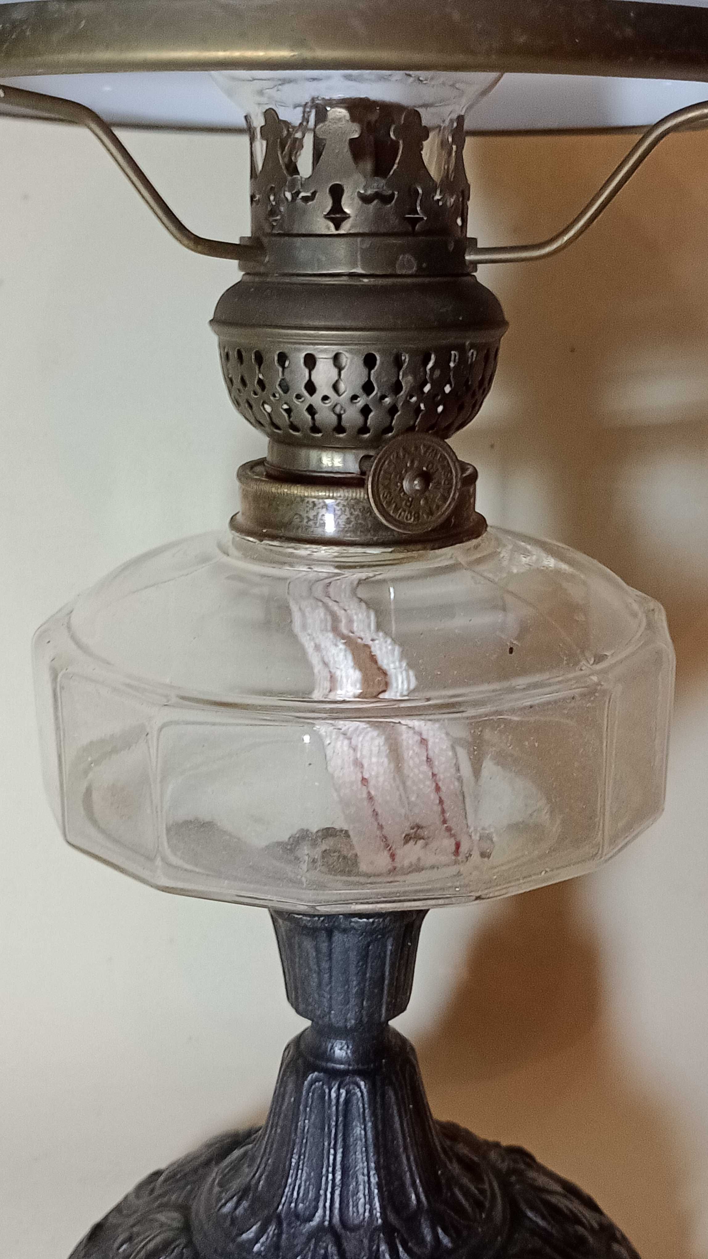 Mosiężna lampa naftowa z białym kloszem ALLADYN, M. Bojarski i SKA PKP