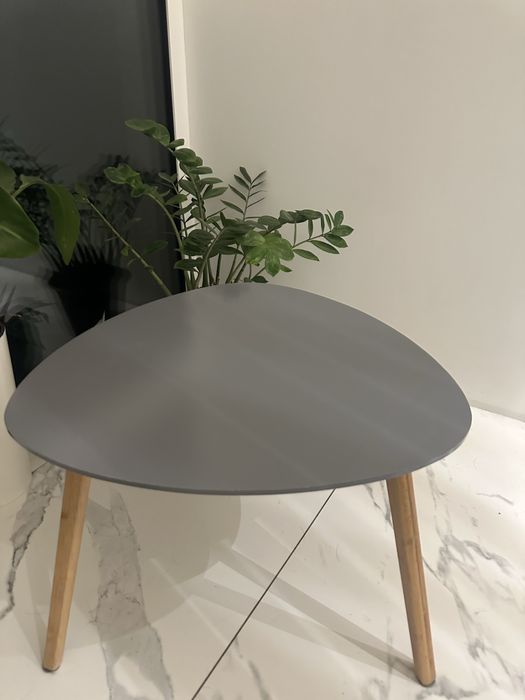 Eleganski stolik kawowy