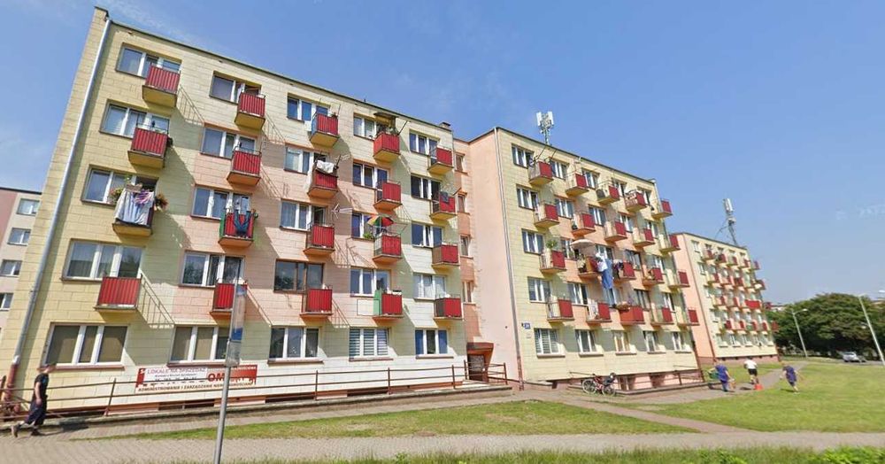 Kawalerka 20,10m2  ul. Miodowa21 4piętro do remontu.