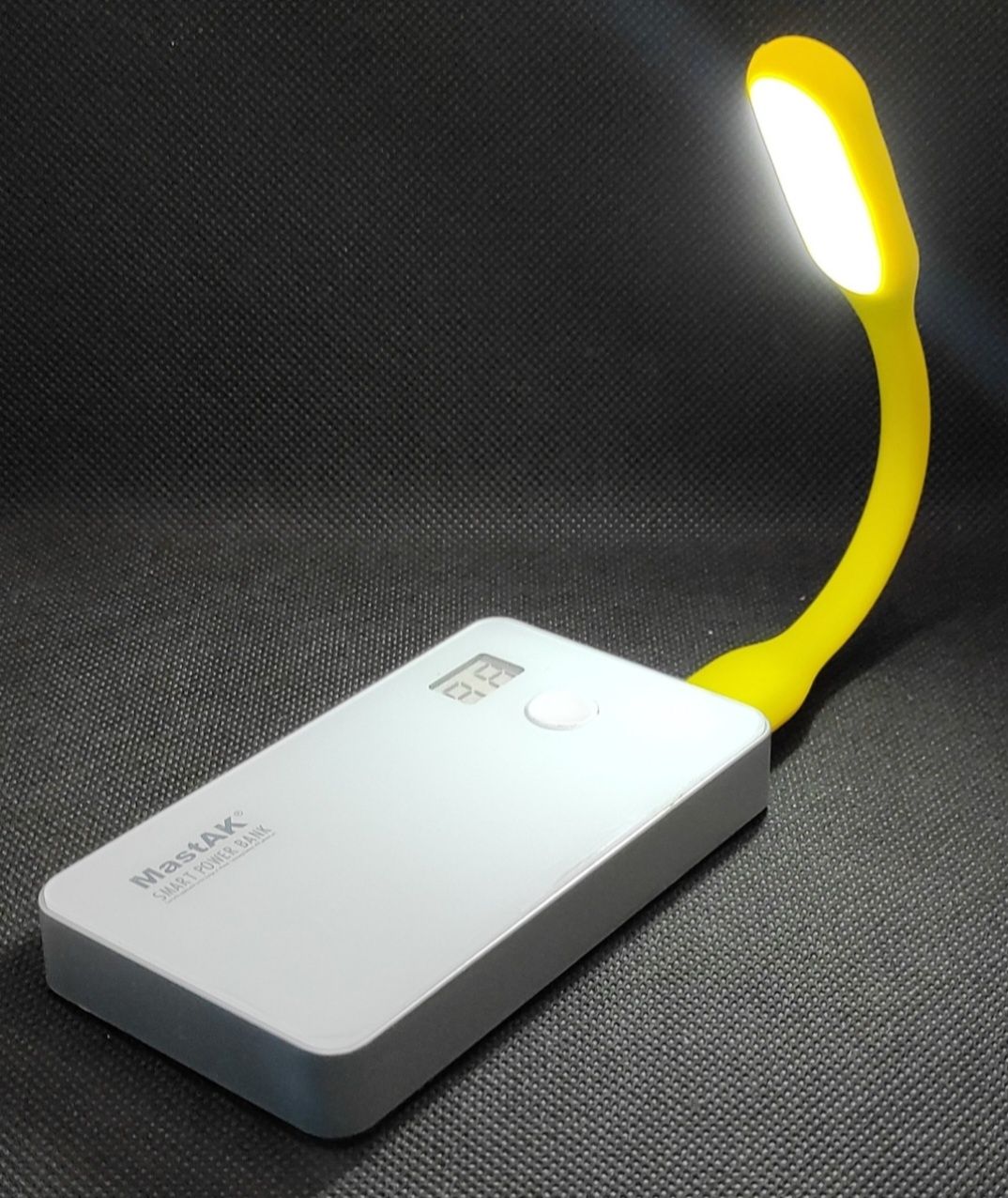 USB лампа підключається до ноутбука, комп'ютера або power bank.