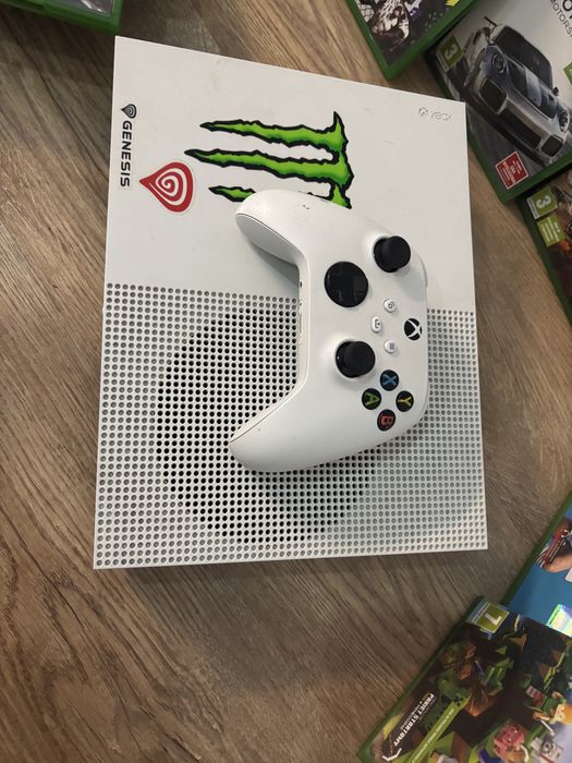 Xbox one s z grami