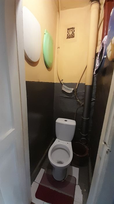 Продам кімнату готельного типу, центр, метро Левада