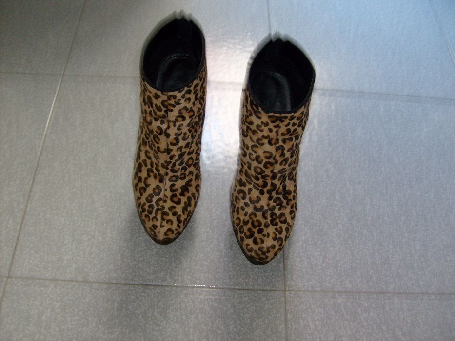 Botas novas em camurça N.37