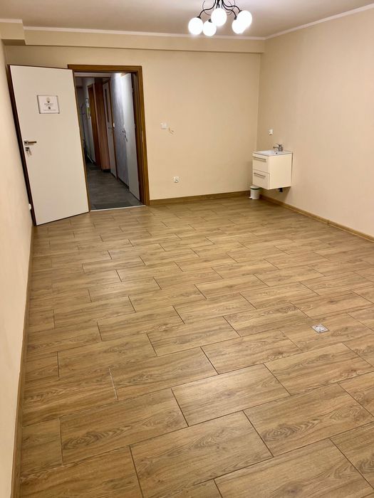 Wynajmę duży gabinet 26m2, bardzo dobra lokalizacja, Stare Winogrady