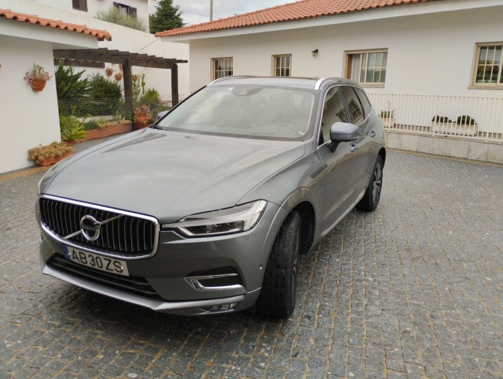 Vendo Volvo XC 60 inscription D4 diesel de julho de 2020 com 42.000km.