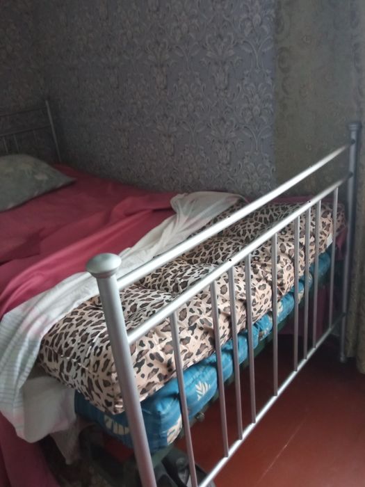 Продаюттся два полуторних панцерних ліжка.