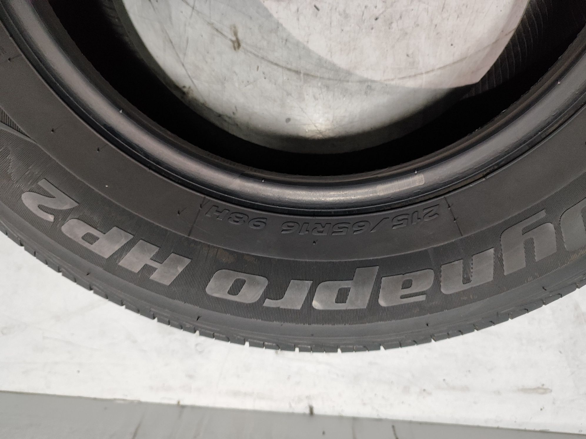 2 pneus semi novos Hankook 215/65R16 98H  Oferta dos Portes