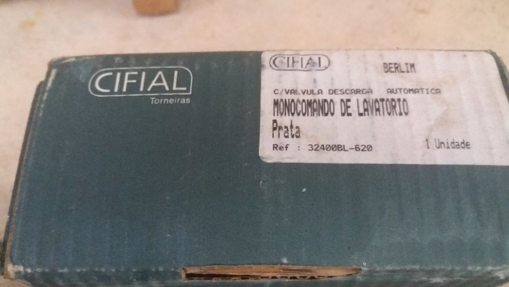 RESERVADO Monocomando de Lavatório Berlim (Prata)