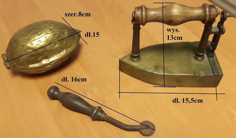 stare żelazko łupinka orzecha i nożyk do faworków
