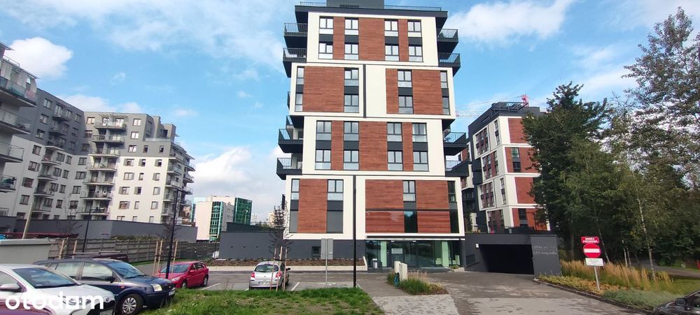 Lokal użytkowy z ogródkiem i miejscem parkingowym