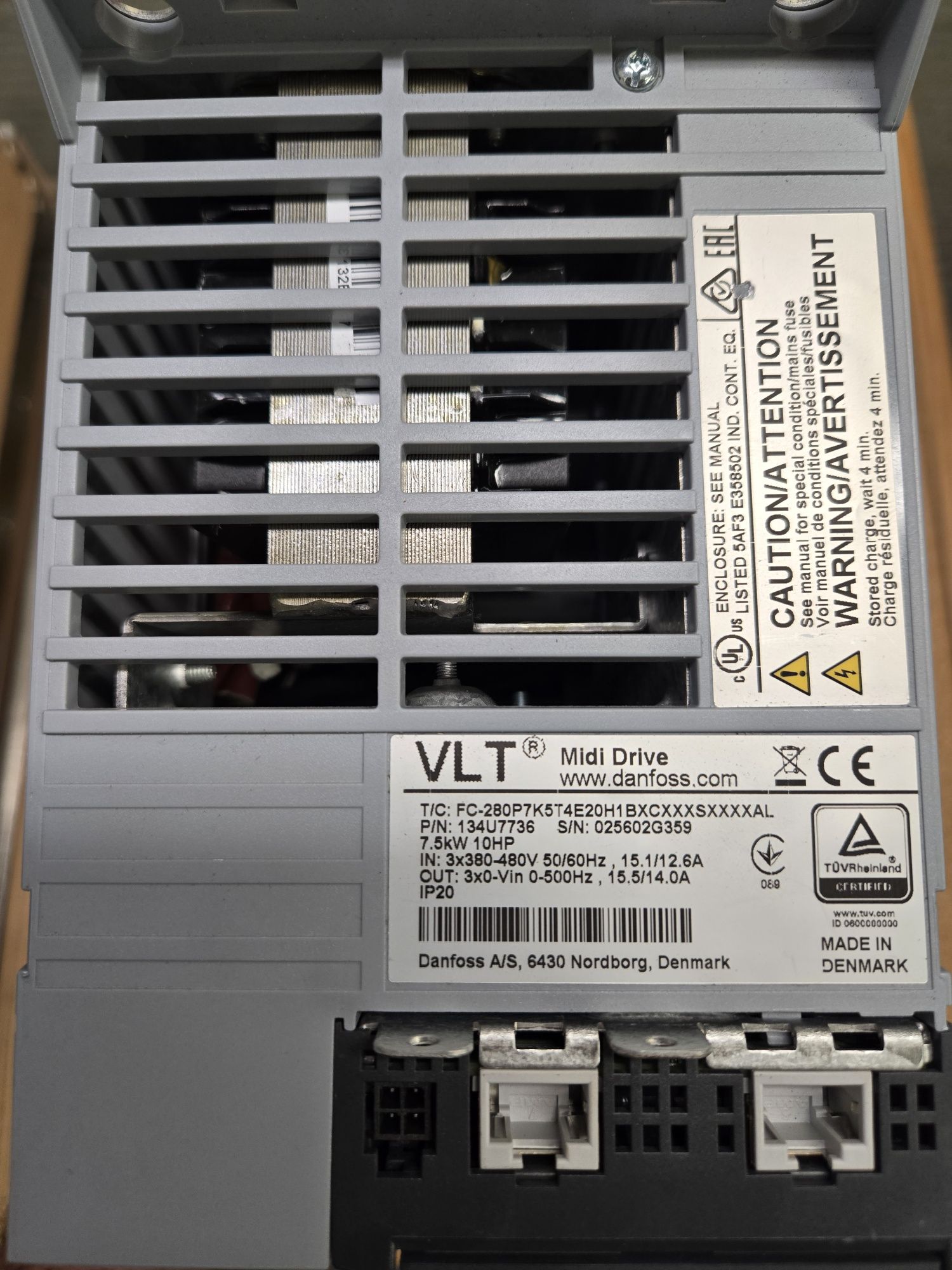 Falownik Danfoss  VLT midi drive 7.5kw FC-280P7K5T4E20H1BXCXXXSXXXXAL