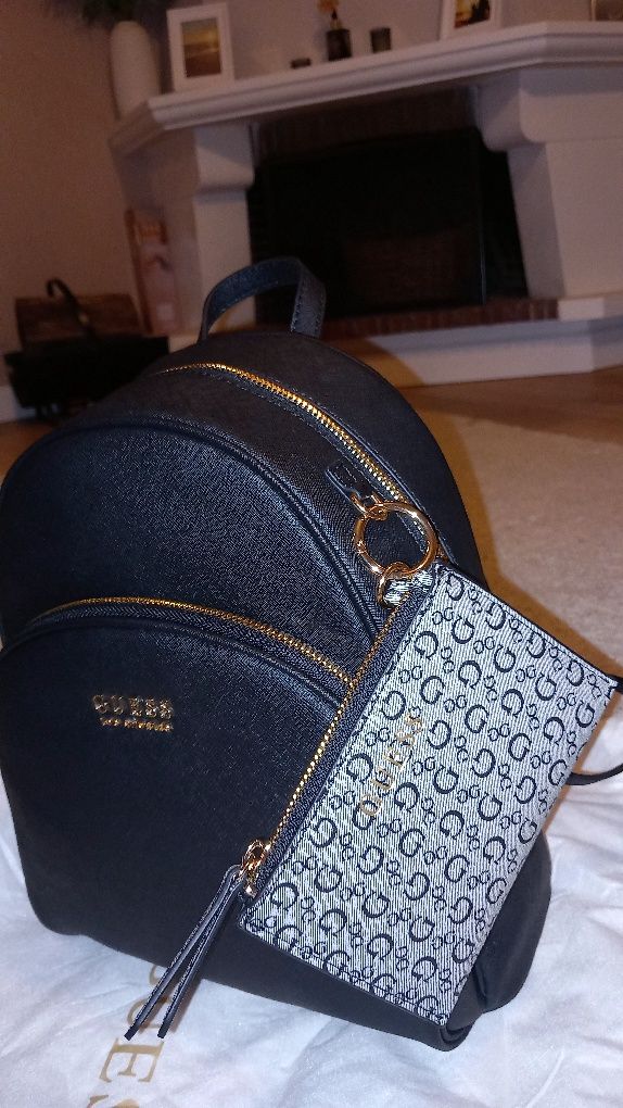 Porta moedas Guess