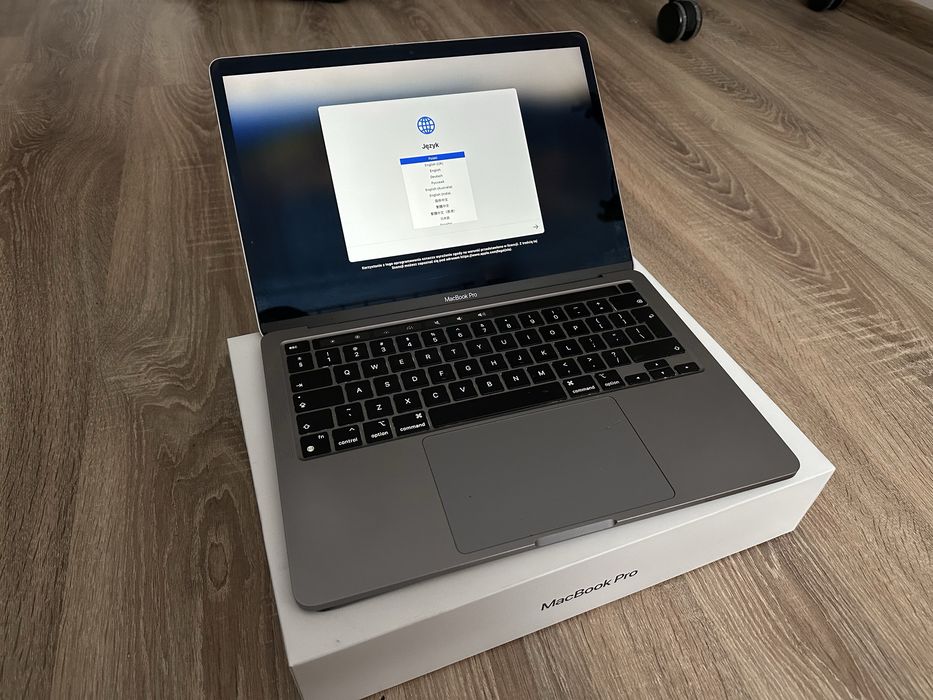 MacBook Pro  16 GB 256 GB super stan