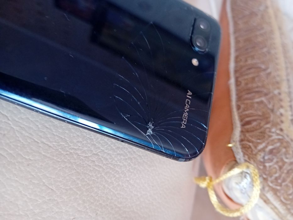 Telefon Honor 10 COL-L29 4GB RAM 64GB Pamięci