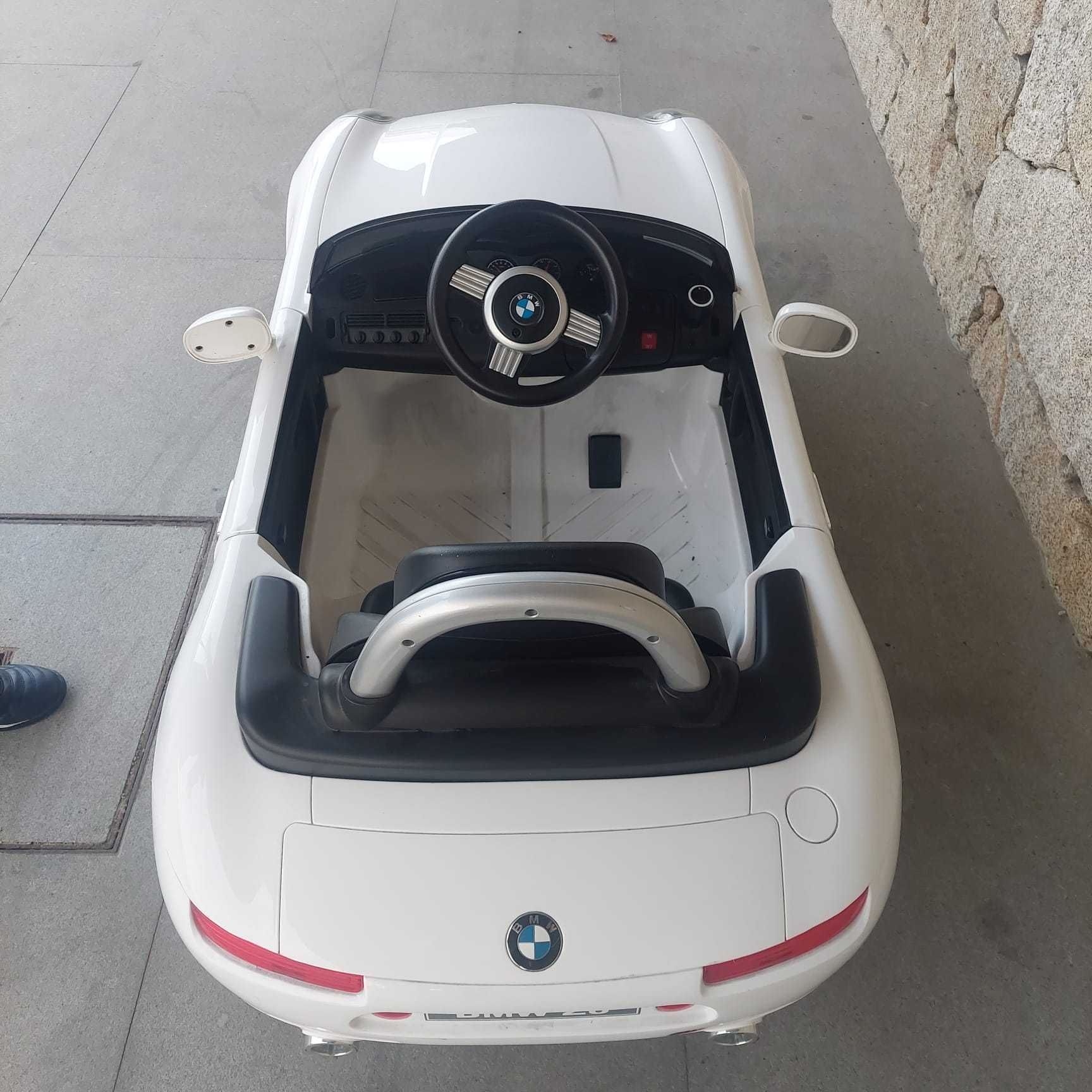 Carro elétrico criança
