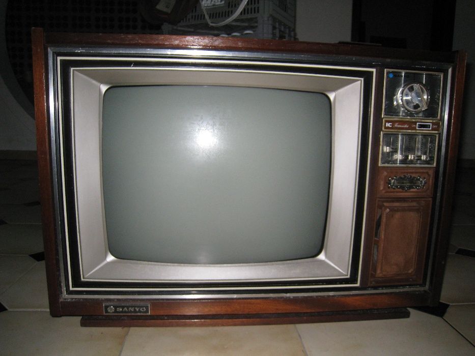 Televisão antiga