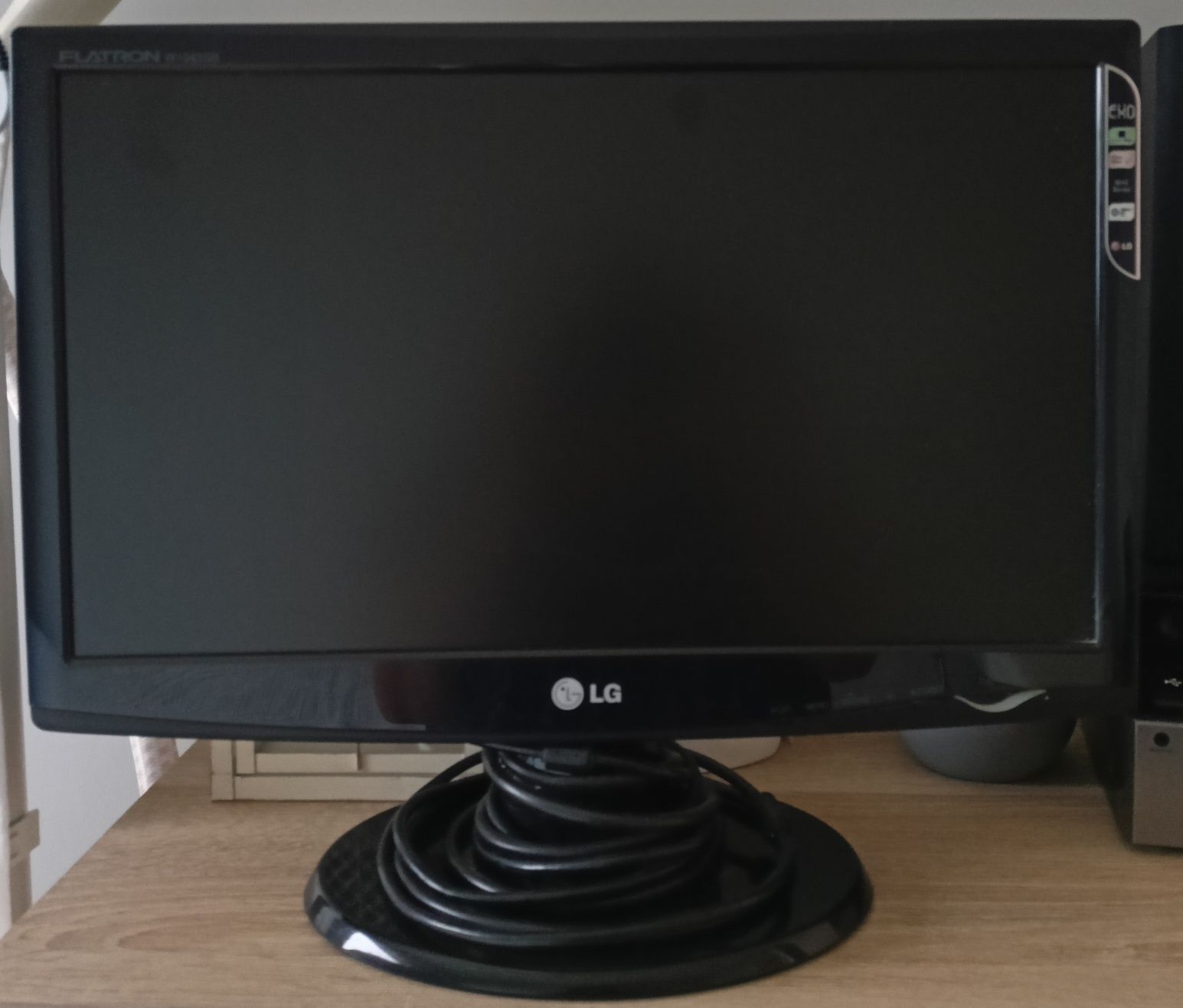 Monitor LCD LG 19 cali W1943SB-PF FLATRON