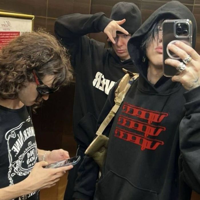 hoodie “viperr propaganda”    vetemets balenciaga