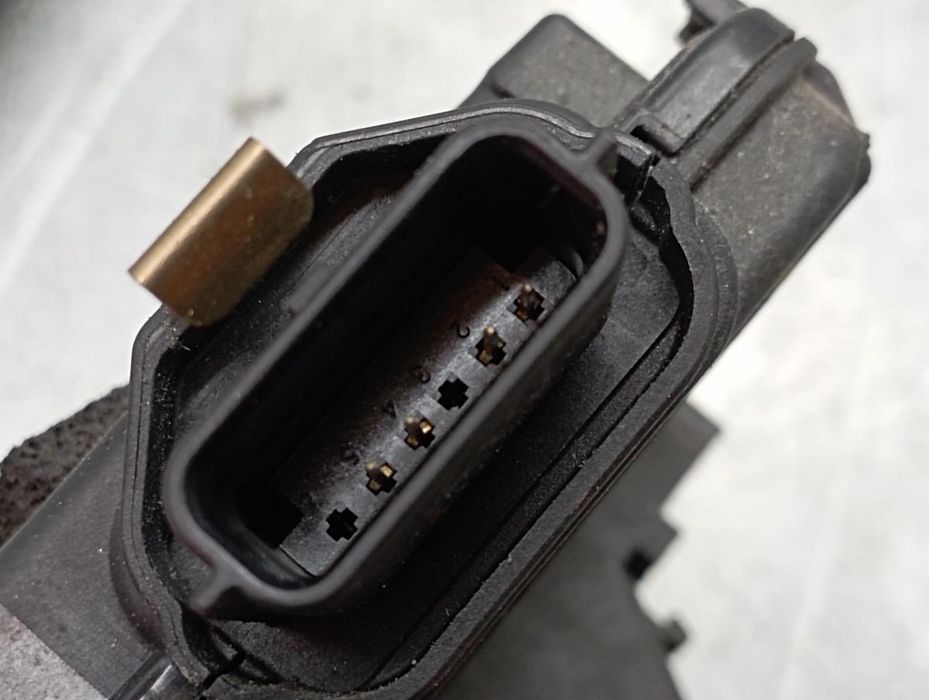 Fechadura / fecho porta trás esquerdo RENAULT Captur (J5_)