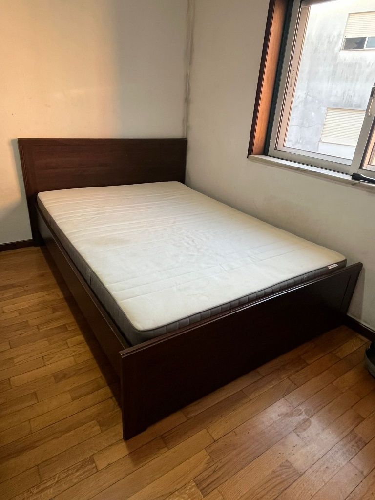 Cama de casal com colchao