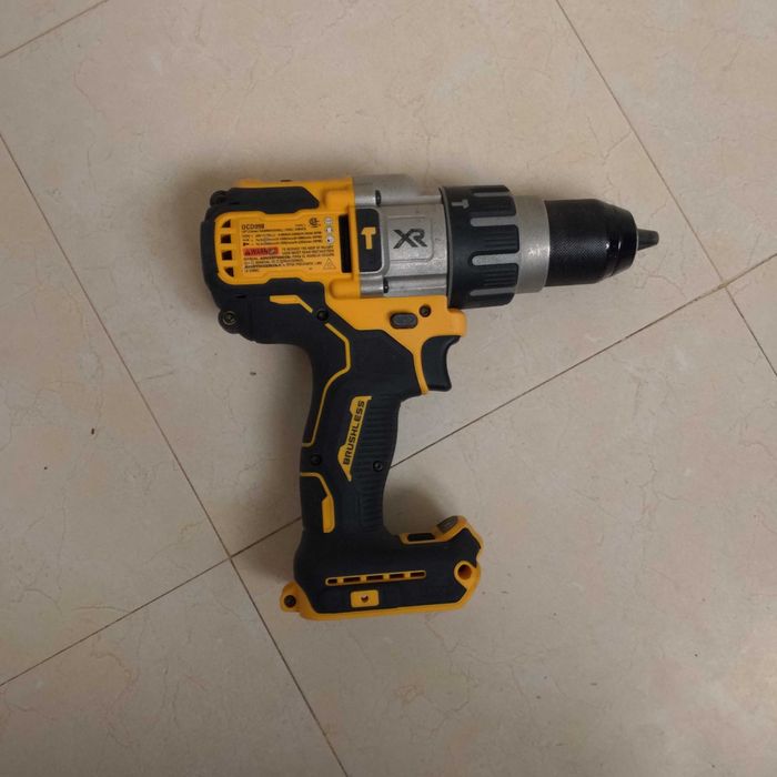 Потужний шуруповерт DeWALT DCD998 XR