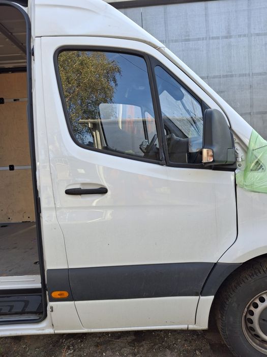 Drzwi prawe przód Sprinter W907 W910 białe kompletne