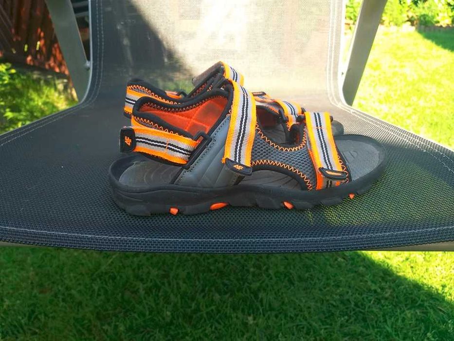 Sandały chłopięce 4f rozm. 37 wkładka 22,8cm