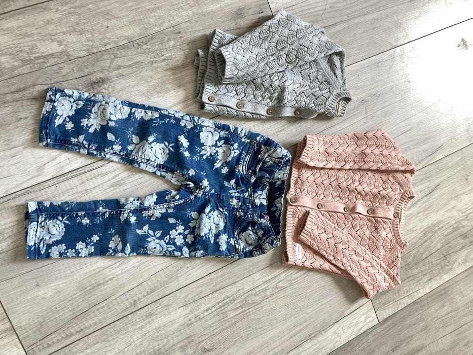 86-92 Kappahl Newbie sweterki ażurowe jeansy dziewczęce