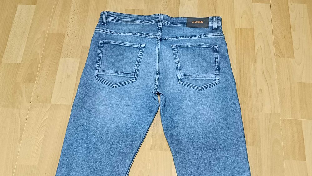 Męskie spodnie jeansowe HUGO BOSS TABER BC-C r.L stan bardzo dobry
