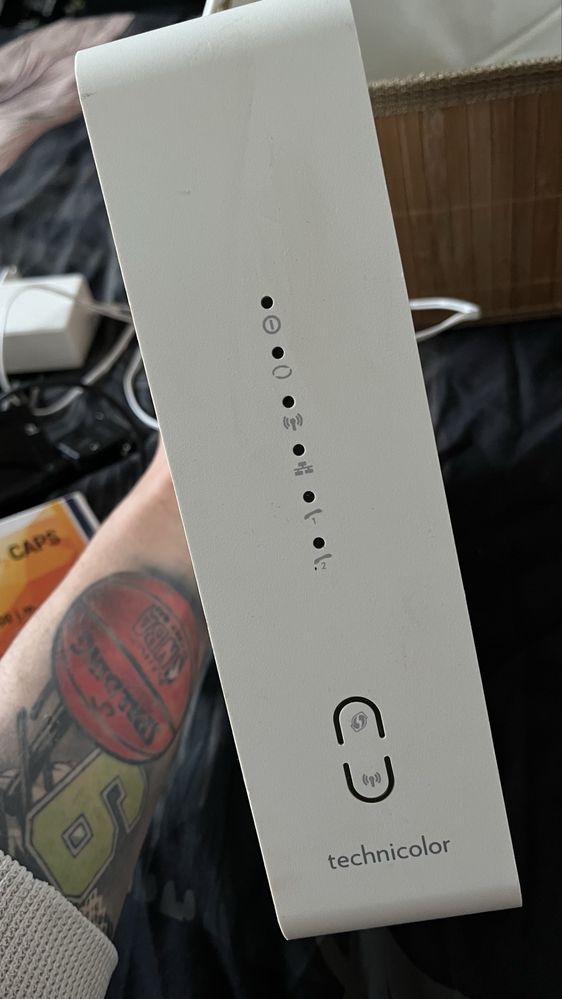 Modem kablowy, Router Technicolor cga2121