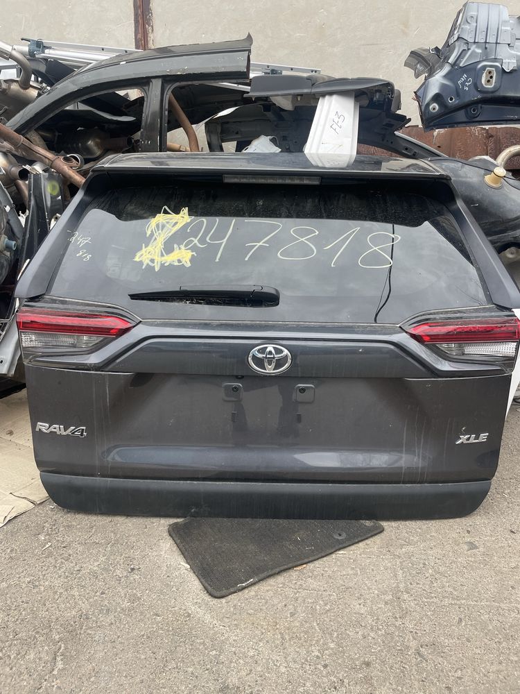 Кришка банажника toyota rav4 19-24р
