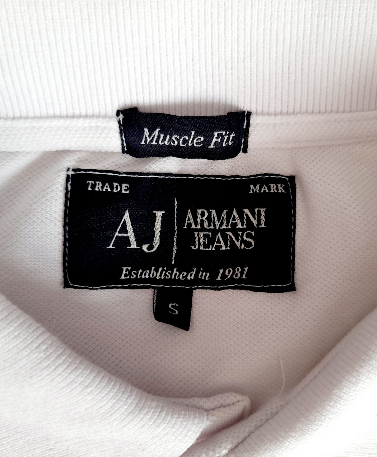 Polo Armani Jeans branco. Como novo. Tamanho S