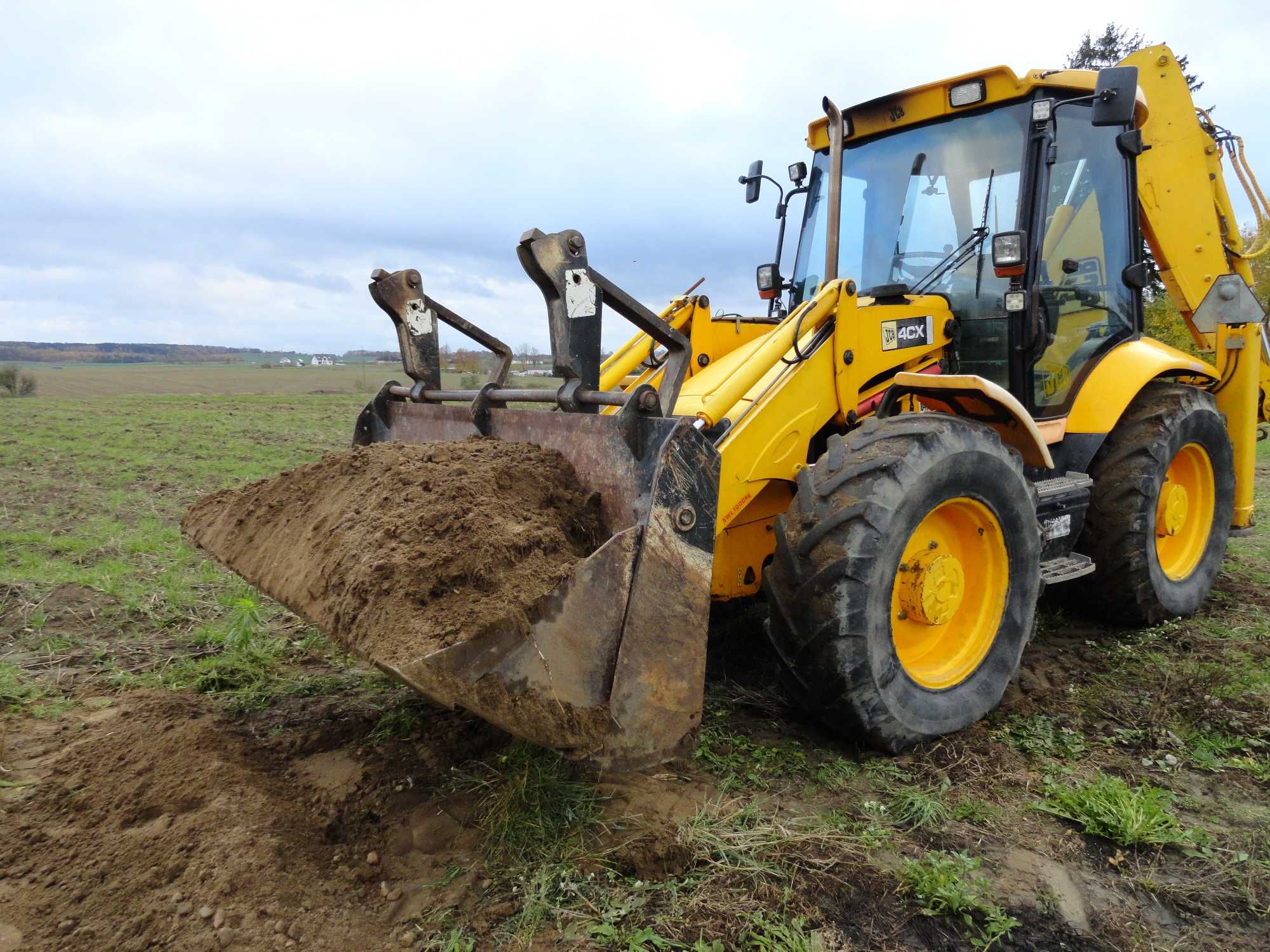 uslugi koparko ladowarka JCB 4cx izolacje drenarka kostka brukowa