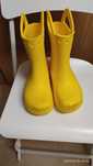 Botas de criança marca Crocs