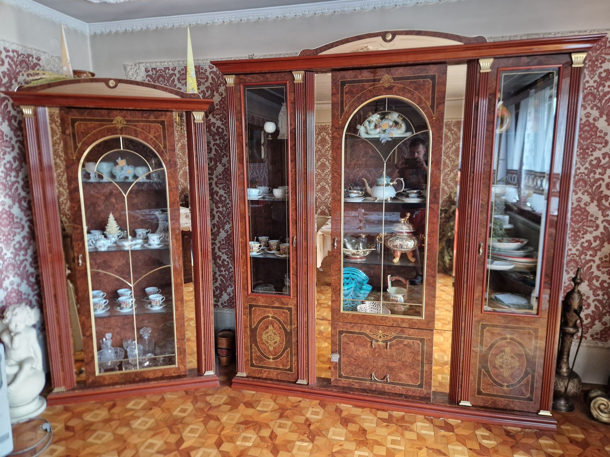 Komplet mebli włoskich, wysoki połysk, stół