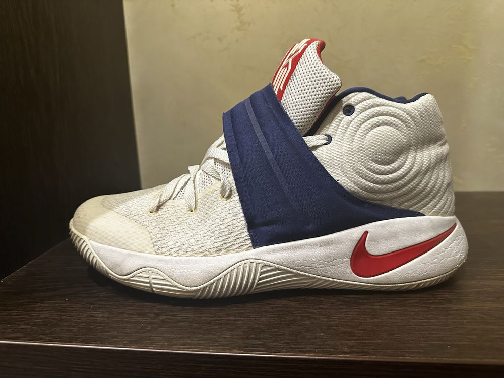 Nike Kyrie 2 USA PE – баскетбольные кроссовки (размер US 12 / EUR 46)