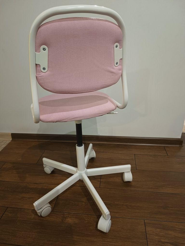 Krzesło biurkowe dla dziewczynki
