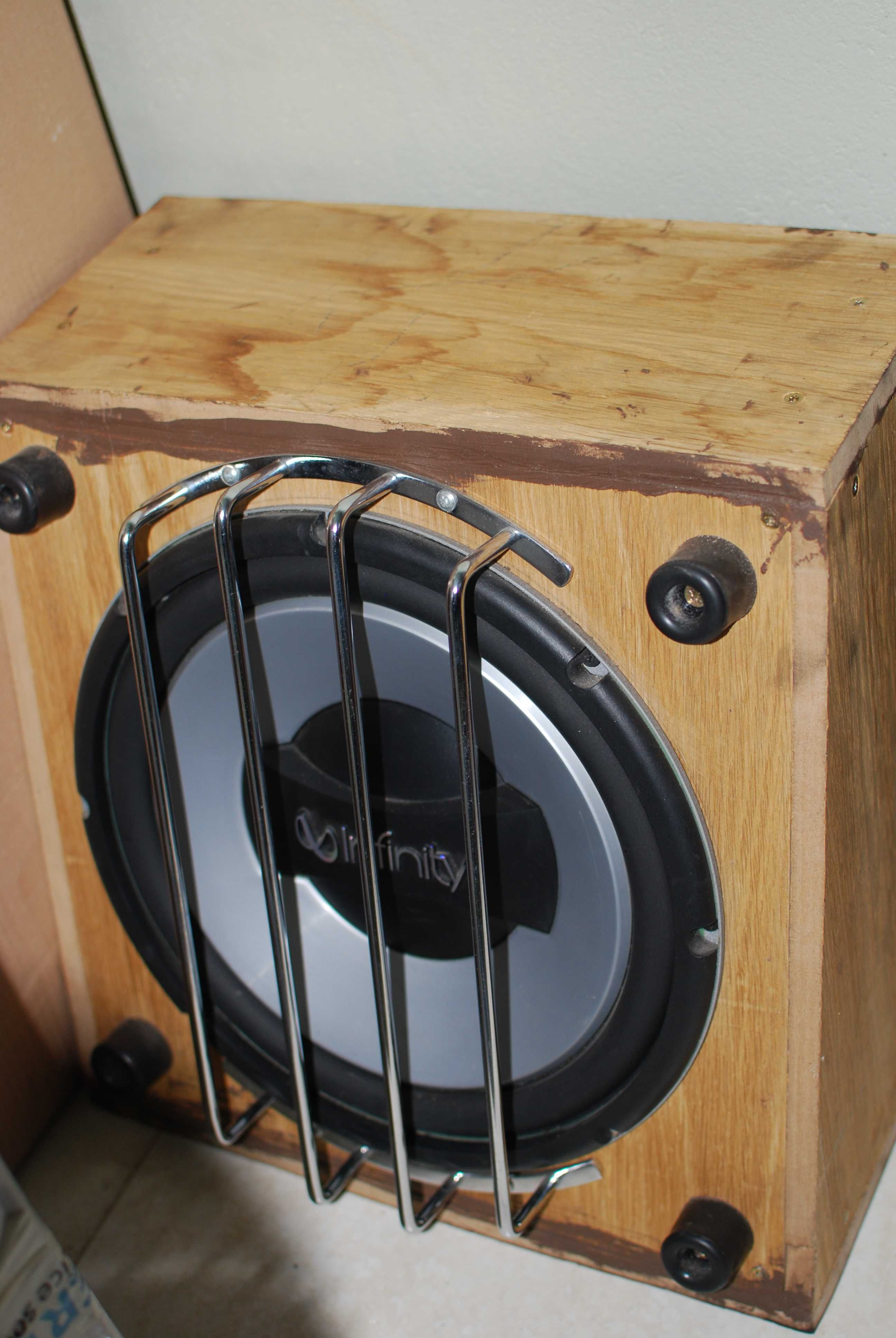 Wzmacniacz 600W i subwoofer 1250W Infinity