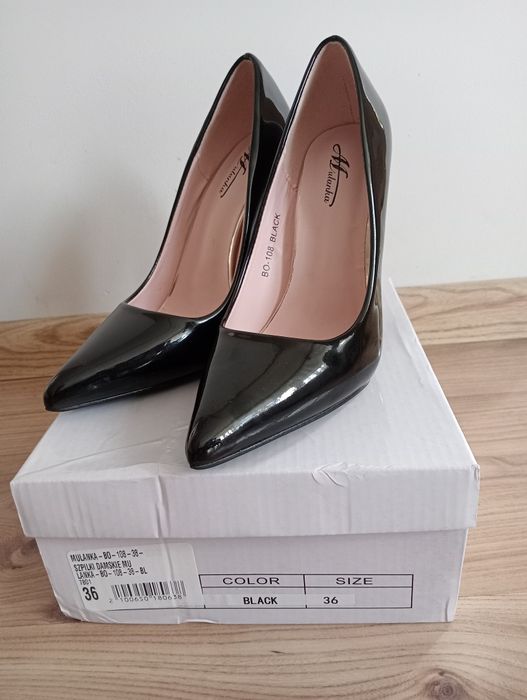 Klasyczne szpilki czarne lakierowane