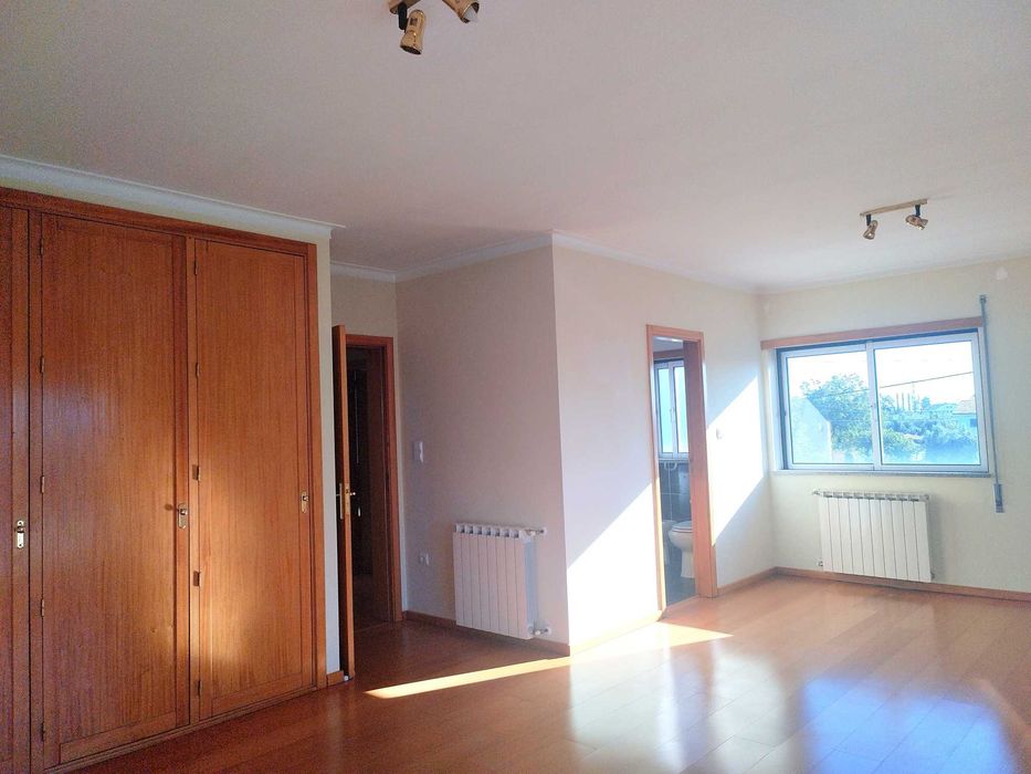 Moradia Isolada T5, 5 WC´s, Aquecimento Central, Viseu