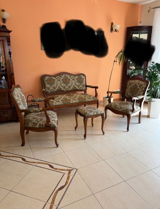 Meble stylizowane na antyki fotele stolik biurko