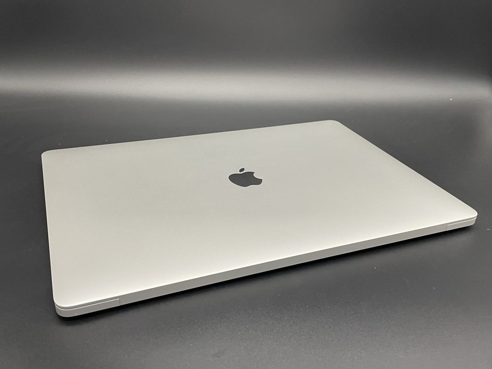 Macbook pro 2019 16 дюймів i7 16gb radeon 5300 ідеал