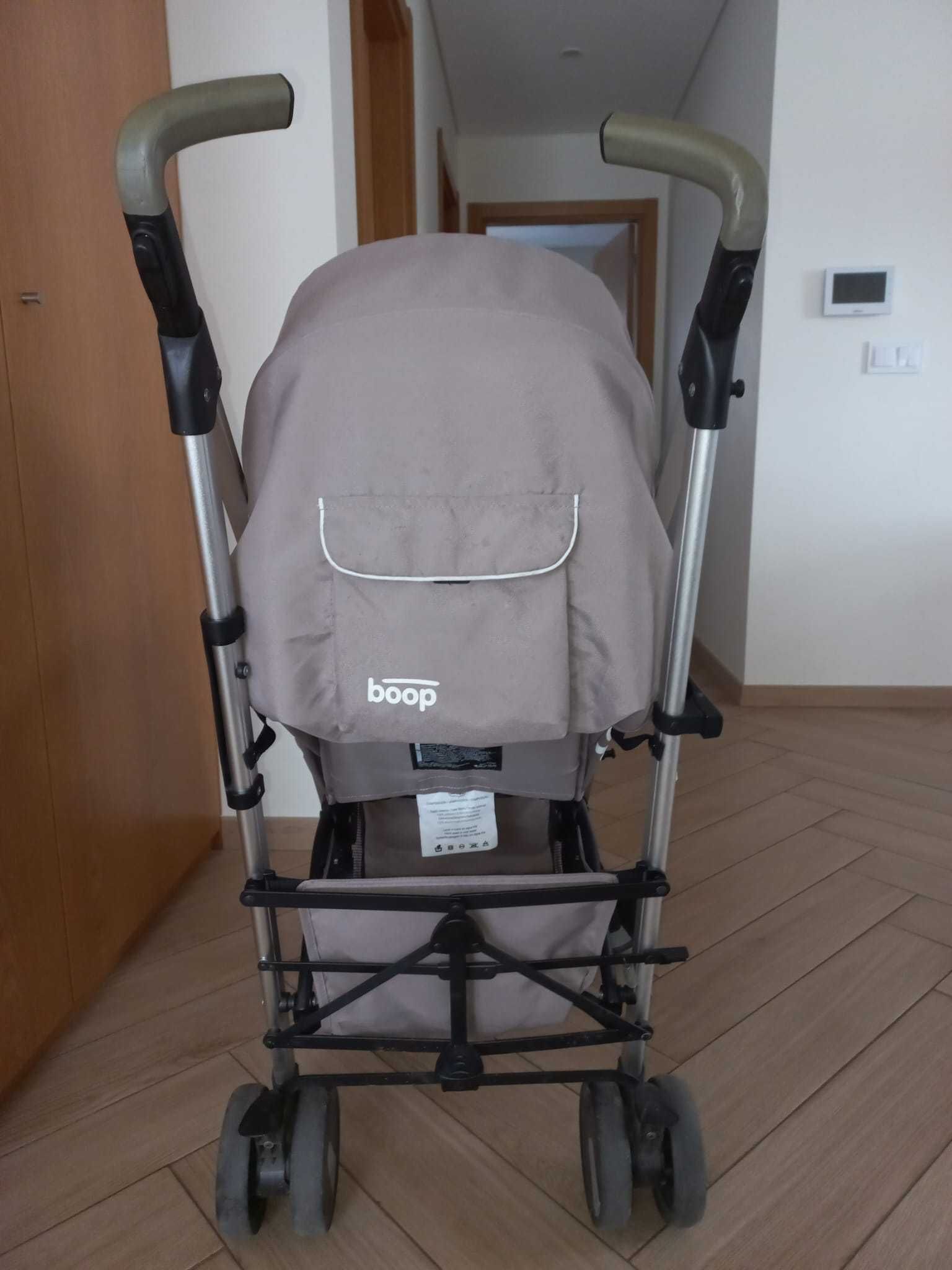 Carrinho de passeio de bebé