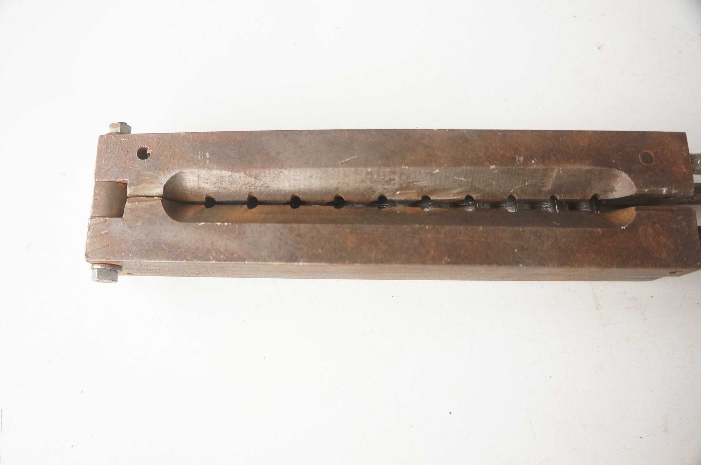 Forma wędkarska kokila do odlewania ciężarków gruntowych 10x25 g