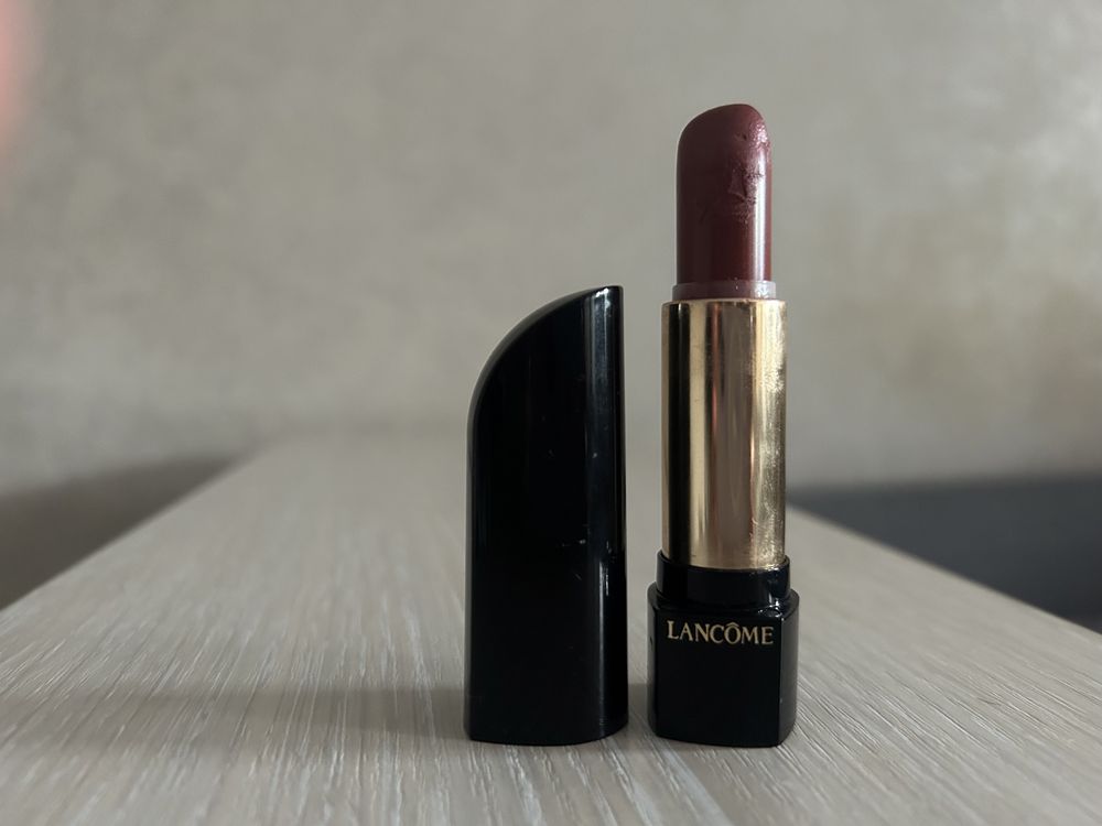 Продам помаду Lancome