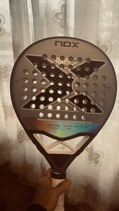 Vendo raqueta padel Nox Mt10 pro cup confort praricamente nova