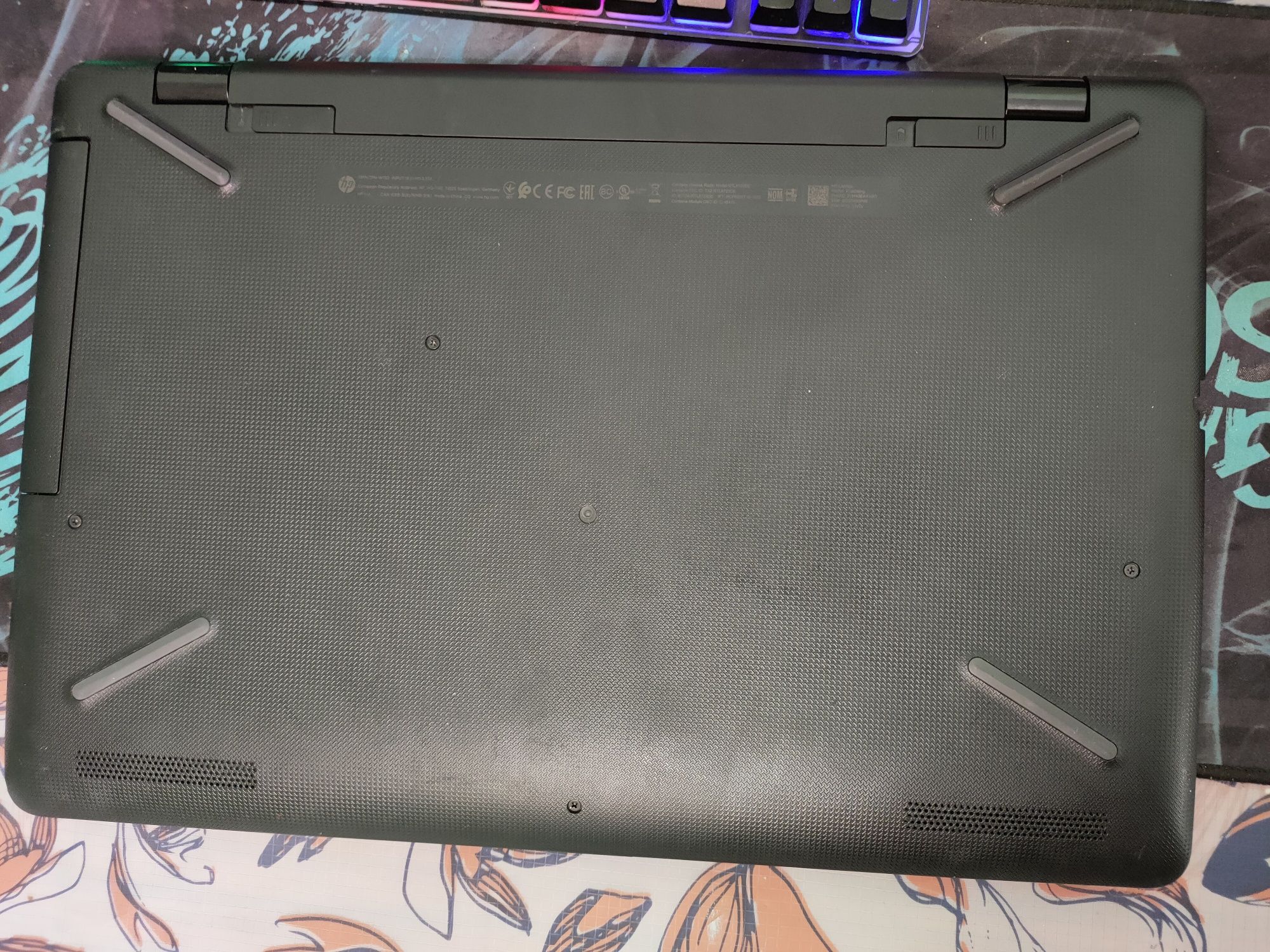 Ноутбук HP Radeon 17"3/R5 M330/N3710/8озу