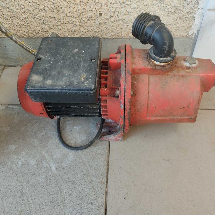 Насос для воды под ремонт