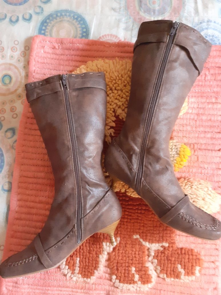 Botas Dorothy Perkins nr40 ( Novas) excelente qualidade.